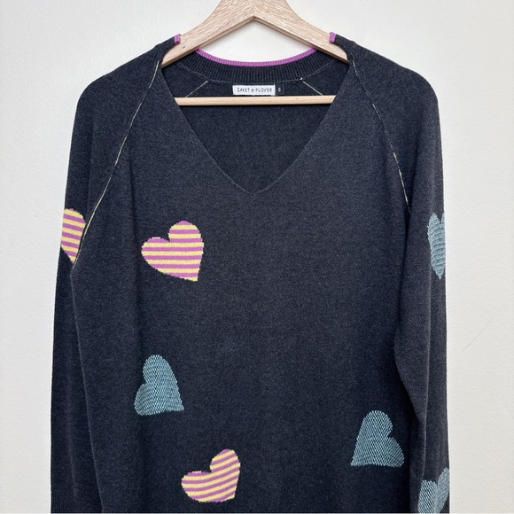 ZAKET & PLOVER Womens Small Vneck Heart Cashmere Gray Sweater CN - Picture 5 of 15